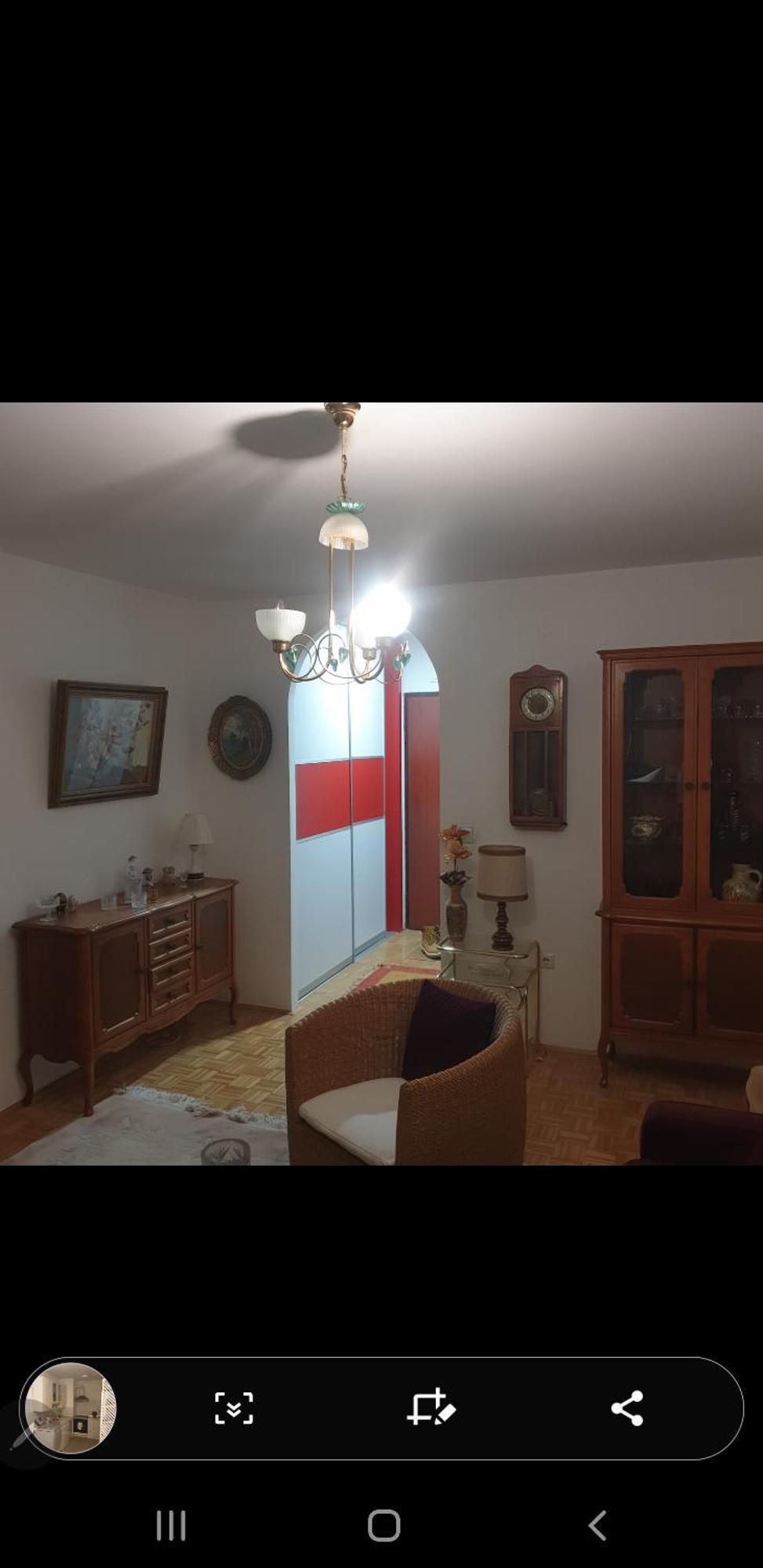 Zgrada *